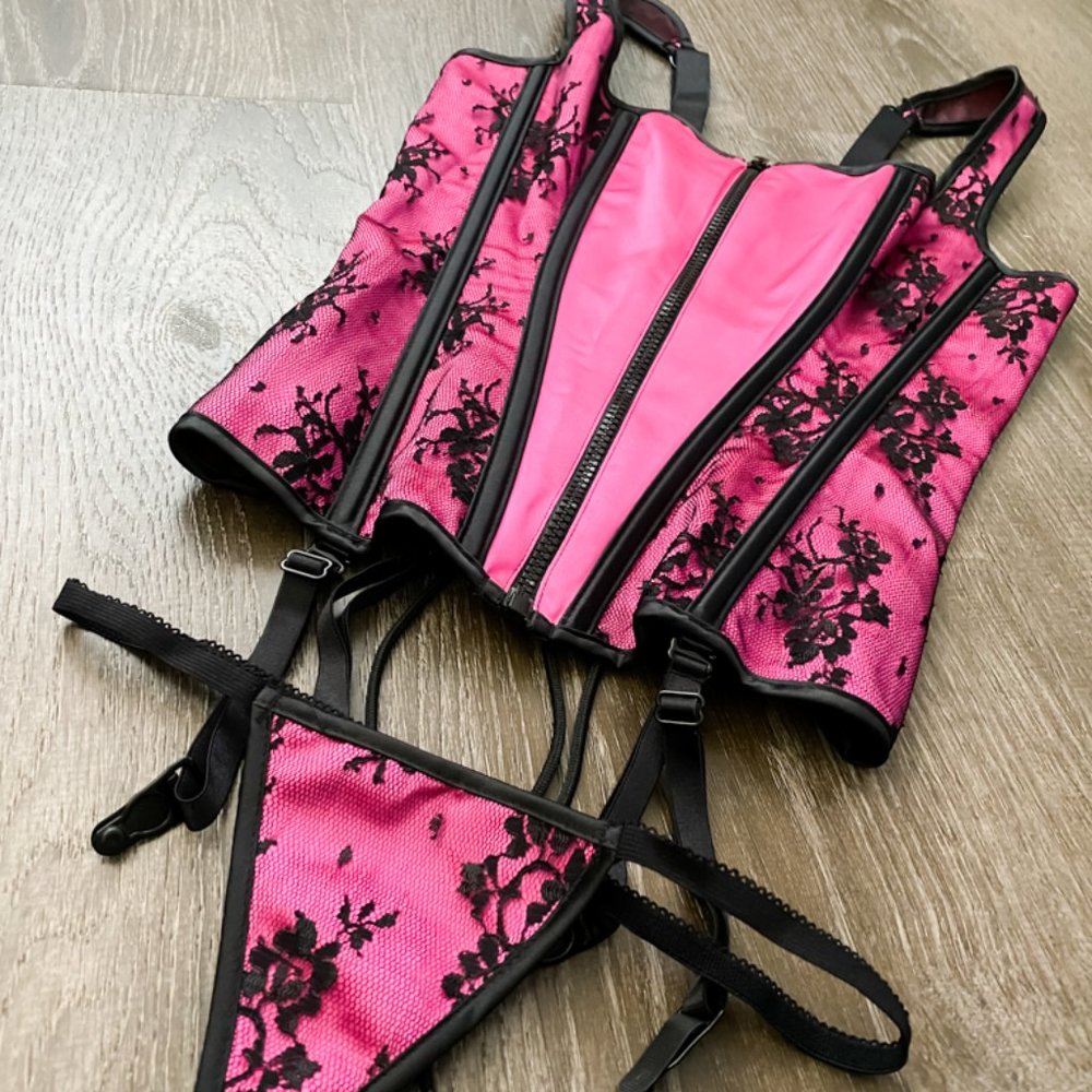 Women's Shirley of Hollywood Corset Set